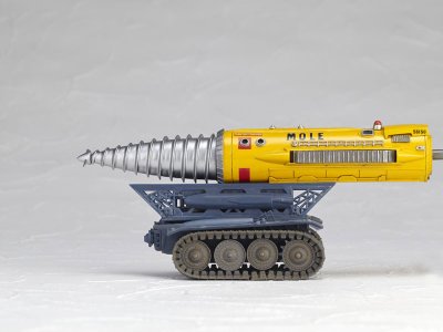 REVOLTECH 002 雷鸟バード 钻地鼠 前期型