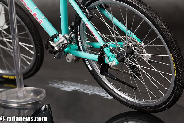 命运石之门 阿万音铃羽 与 山地自行车