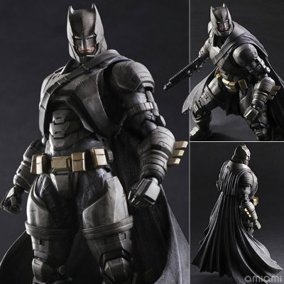 PlayArts改 『蝙蝠侠大战超人 正义黎明』装甲蝙蝠侠