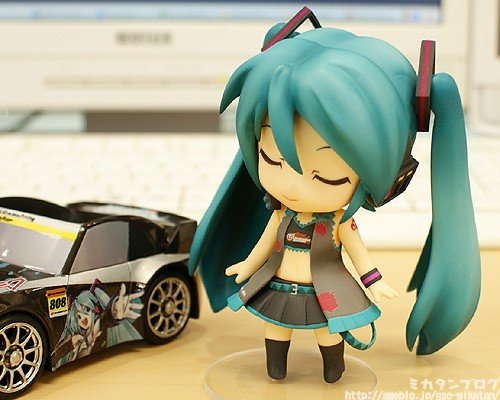 粘土人 #075 赛车良笑和VOCALOID 初音未来 黑色版