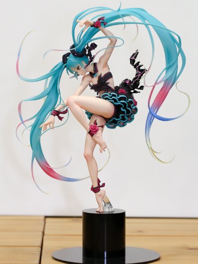 VOCALOID角色系列01 初音未来 mebae