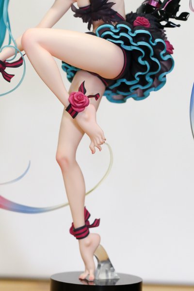 VOCALOID角色系列01 初音未来 mebae