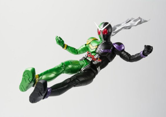 S.H.Figuarts(真骨雕制法) 假面骑士双骑 疾风王牌形态