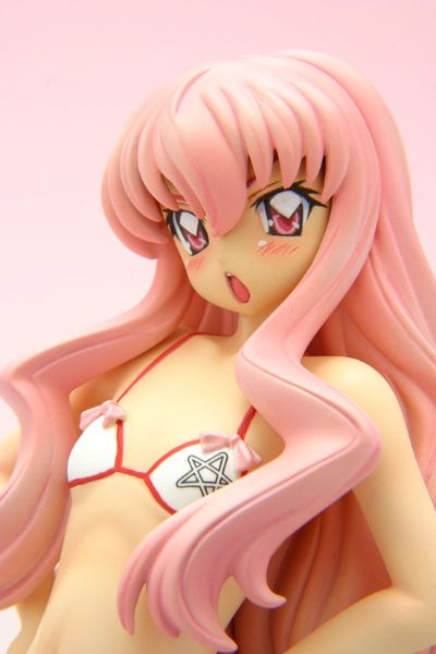 中文名称:零之使魔 露易丝·法兰西斯·露·布朗·杜·拉·瓦利埃尔