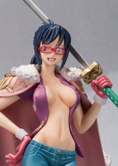 FiguartsZERO 海贼王 斯莫卡&达斯琪 In Tashigi's body  庞克哈萨德篇