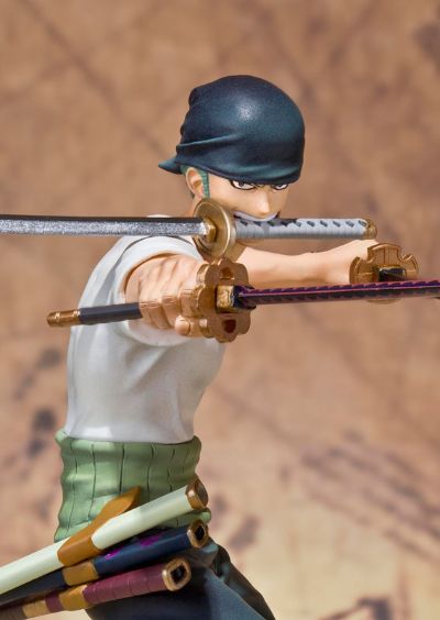 FiguartsZERO 海贼王 罗罗亚・索隆 Battle ver. 