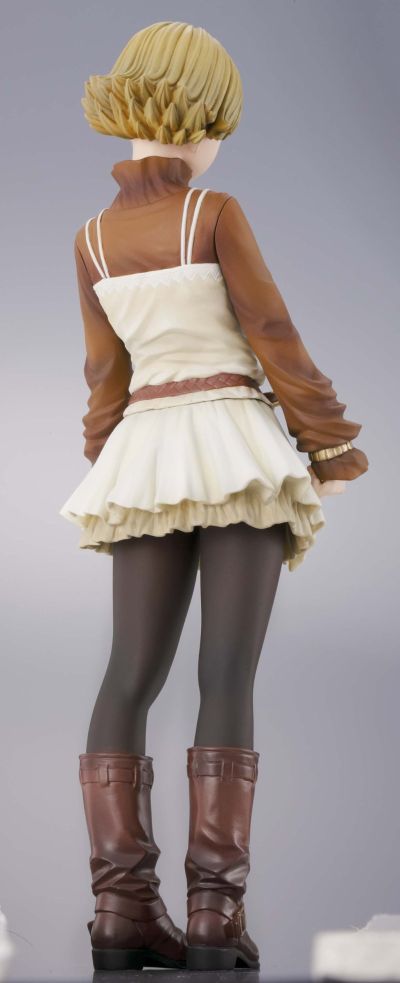 アイズ 秋叶伊月 supervised figure