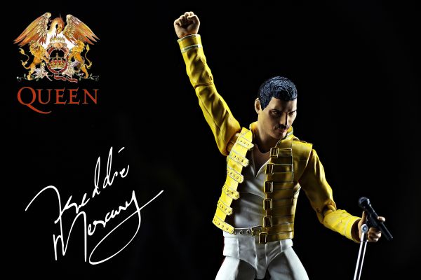 S.H.Figuarts 皇后乐队 佛莱迪·摩克瑞《Live At Wembley Stadium》