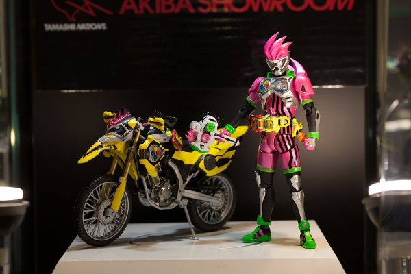 S.H.Figuarts 假面骑士：艾克赛德  假面骑士狂飙 摩托玩家 等级2