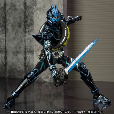 S.H.Figuarts 剧场版 假面骑士驰骑: SURPRISE FUTURE 假面骑士影驰骑   次世代型