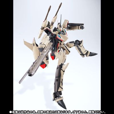DX 超合金 超时空要塞30 银河を繋ぐ歌声 YF-29デュランダルバルキリー イサム机 