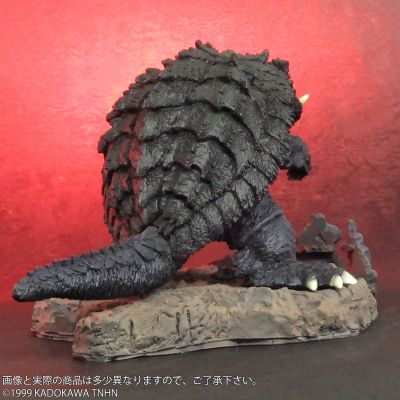 著名造型师系列 Q版拟真 硬币储蓄罐 噩梦加美拉
