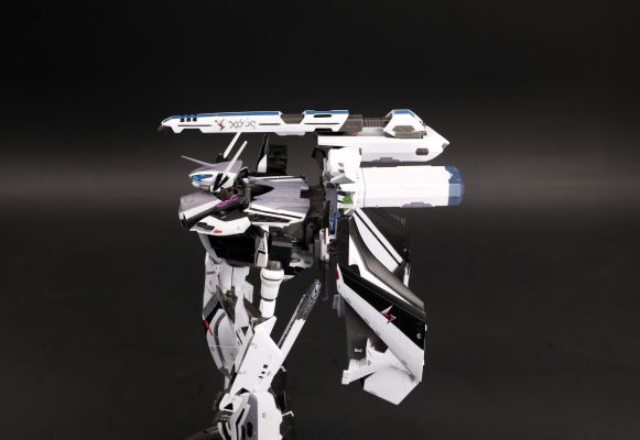 DX超合金 超时空要塞Δ VF-31F 齐格菲（梅萨·伊雷菲尔特机）