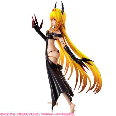 Variable Action Heroes DX 金色暗影