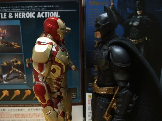 S.H.Figuarts 黑暗骑士 蝙蝠侠