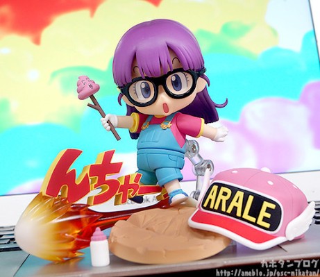 黏土人 Dr Slump 则卷阿拉蕾