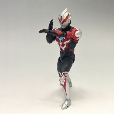 S.H.Figuarts 欧布奥特曼  欧布奥特曼 暗耀形态