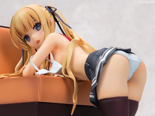 新品预览『冴えない彼女の育てかた♭』 澤村・スペンサー・英梨々～お着替え中～ 1/7 完成品フィギュア[アルファマックス]