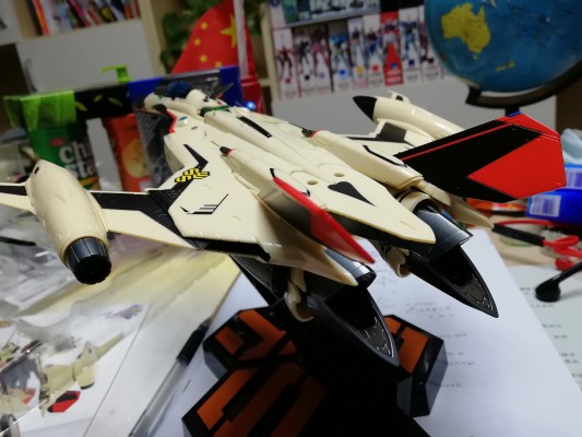 DX超合金 YF-29 デュランダルバルキリー（イサム机） （魂ウェブ限定）