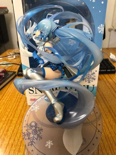 SNOW MIKU