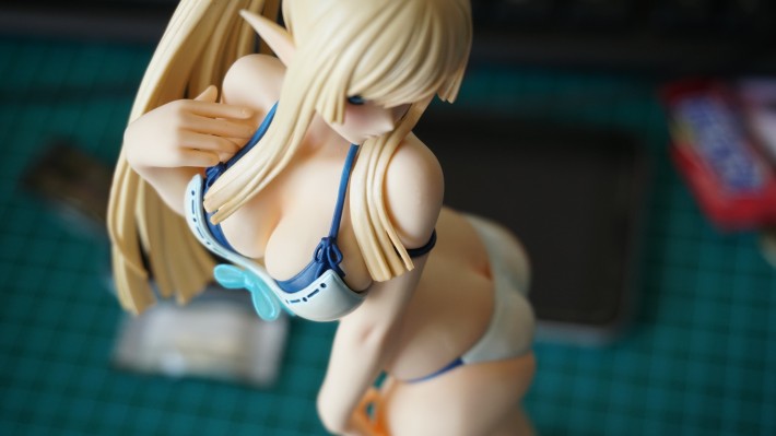 光明之响 	雾香·托瓦·阿尔玛 泳装版