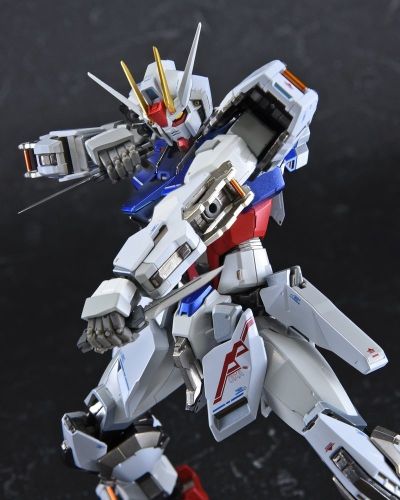 METAL BUILD 机动战士高达SEED GAT-X105+AQM/E-X01 翔翼型强袭高达