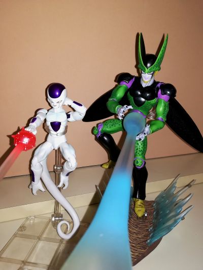 S.H.F 龙珠Z 完全体セル -Premium Color Edition- 