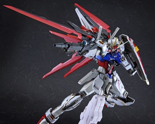 METAL BUILD 机动战士高达SEED GAT-X105+AQM/E-X01 翔翼型强袭高达