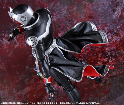 S.H.Figuarts(真骨雕制法)   假面骑士巫骑 火焰形态