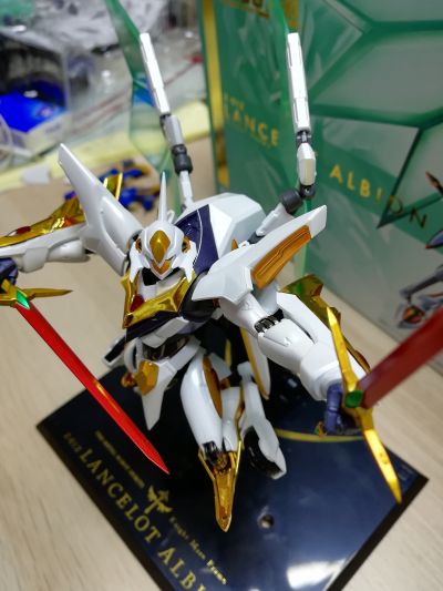 METAL ROBOT魂＜SIDE KMF＞ Code Geass 反叛的鲁路修R2 Z-01Z 兰斯洛特·阿尔比昂