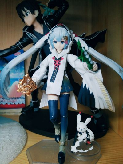 figma#EX-45 VOCALOID 丹顶鹤 雪初音 巫女ver.