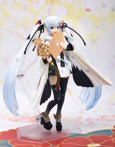 figma#EX-45 VOCALOID 丹顶鹤 雪初音 巫女ver.