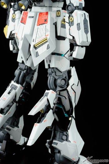 MG 机动战士高达 逆袭的夏亚 RX-93 ν高达 Ver.Ka Titanium Finish