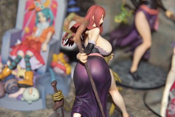 ExcellentModel 龙之皇冠 女巫