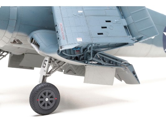 60324 1/32 沃特 F4U-1海盗 舰载战斗机 鸟笼