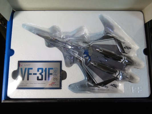 DX超合金 剧场版超时空要塞Δ 激情的Walküre VF-31F 齐格菲（疾风·因梅尔曼／梅萨·伊雷菲尔特搭乘机）