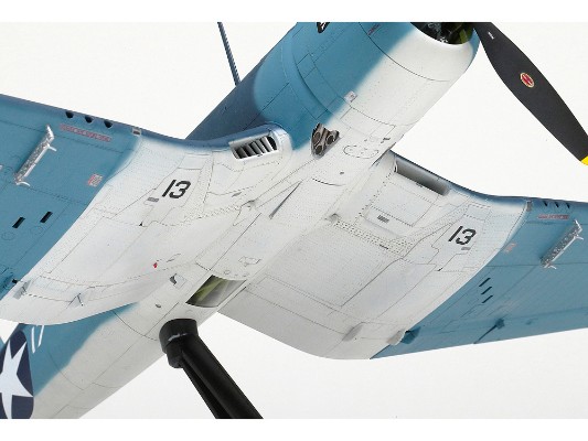 60324 1/32 沃特 F4U-1海盗 舰载战斗机 鸟笼