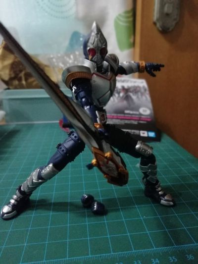 S.H.Figuarts   假面骑士剑 假面骑士剑 -20假面骑士踢/平成二十骑士纪念版-