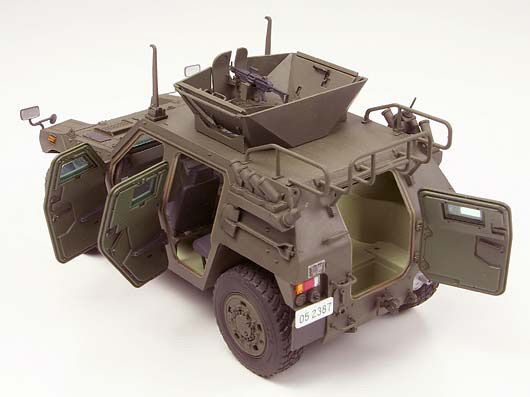 35275 1/35 日本 陆上自卫队 轻型装甲车 伊拉克派遣