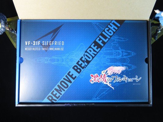 DX超合金 剧场版超时空要塞Δ 激情的Walküre VF-31F 齐格菲（疾风·因梅尔曼／梅萨·伊雷菲尔特搭乘机）