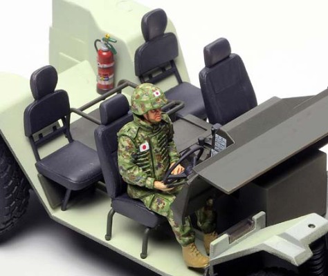 35275 1/35 日本 陆上自卫队 轻型装甲车 伊拉克派遣