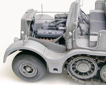 35239 1/35 德国 18吨 重型半履带开车 FAMO