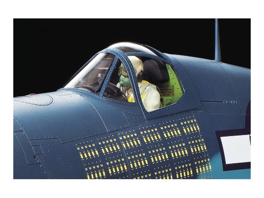 60325 1/32 沃特 F4U-1A 海盗 舰载战斗机