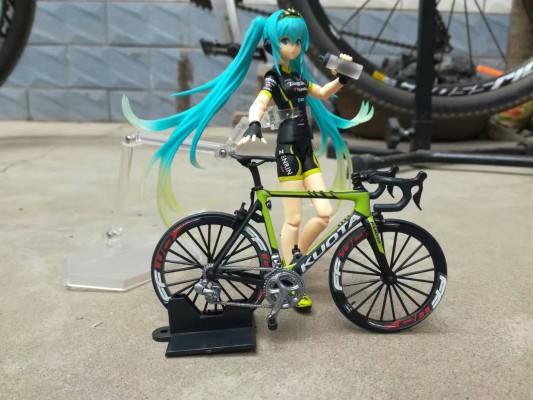 figma #307 GSR 初音未来 赛车2015 TeamUKYO应援Ver.