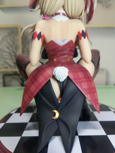 弥生・B・勒特威奇 兔女郎风衣装Ver