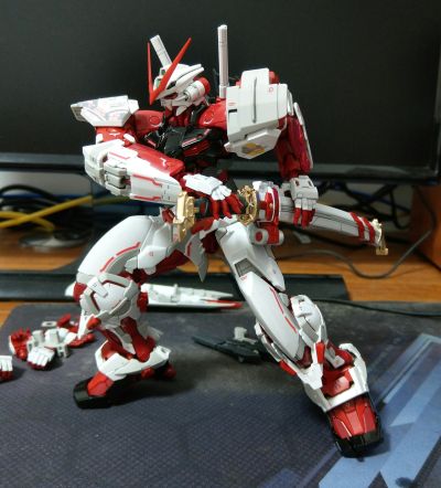 HIRM   机动战士高达SEED ASTRAY 异端高达红色机