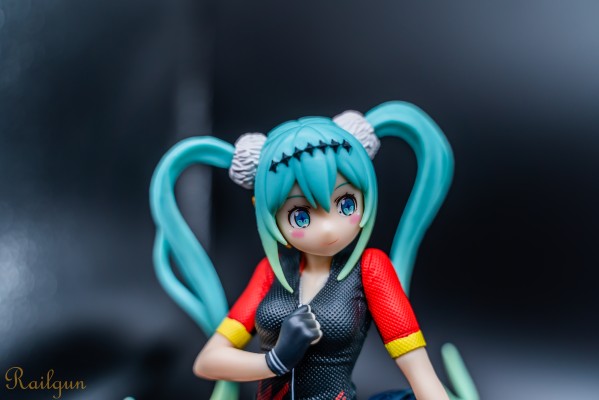 EXQ手办 GOOD SMILE Racing 初音未来 Racing 2018 Team Ukyo Cheering Ver. 