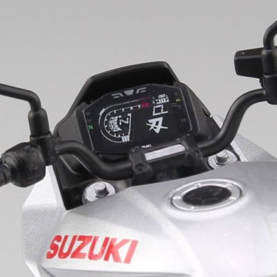1/12完成品 摩托车SUZUKI GSX-S1000S KATANA金属神秘银