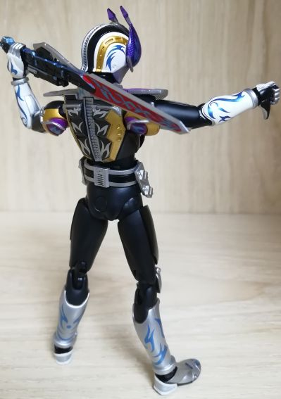 S.H.Figuarts 假面骑士：电王 假面骑士电王 圣剑形态 -20假面骑士踢/平成二十骑士纪念版-