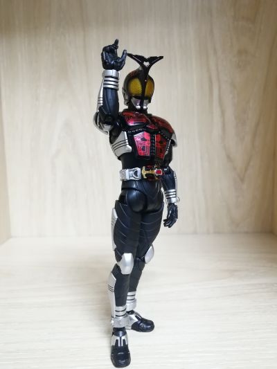 S.H.Figuarts（真骨雕制法） 假面骑士甲斗王 假面骑士暗黑甲斗王